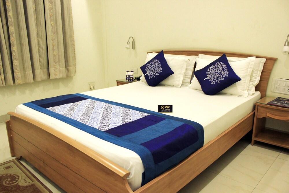 Treebo Palm Tree Palam Vihar Hotel Gurgaon Ngoại thất bức ảnh