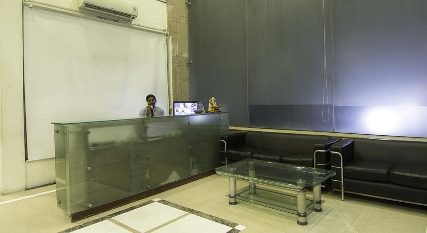 Treebo Palm Tree Palam Vihar Hotel Gurgaon Ngoại thất bức ảnh