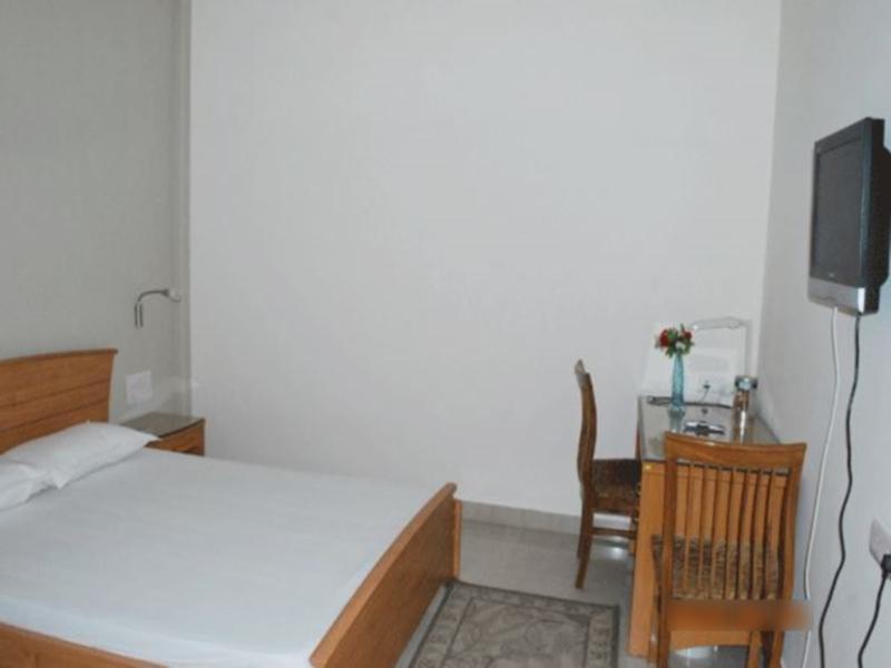 Treebo Palm Tree Palam Vihar Hotel Gurgaon Ngoại thất bức ảnh