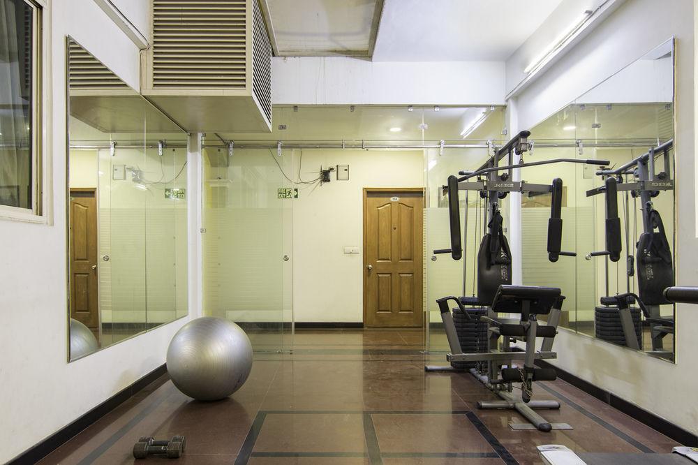 Treebo Palm Tree Palam Vihar Hotel Gurgaon Ngoại thất bức ảnh