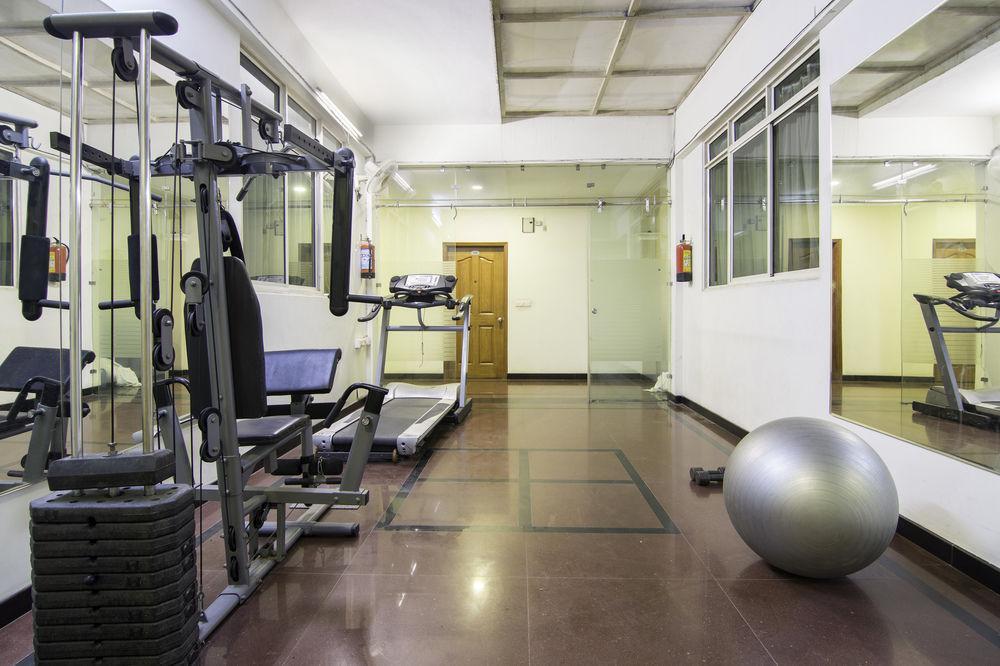 Treebo Palm Tree Palam Vihar Hotel Gurgaon Ngoại thất bức ảnh