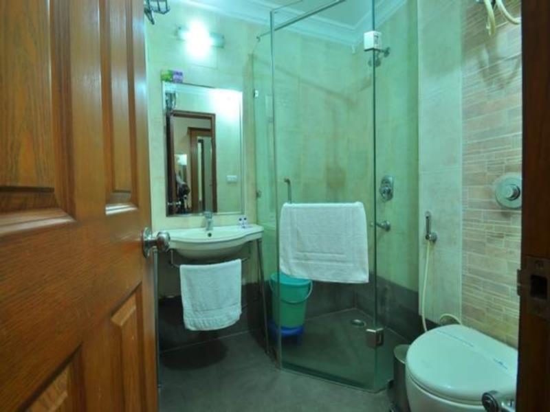 Treebo Palm Tree Palam Vihar Hotel Gurgaon Ngoại thất bức ảnh
